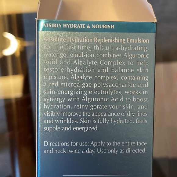 Algenist Splash Absolute Hydration Replenishing Emulsion - Picture 4 of 4